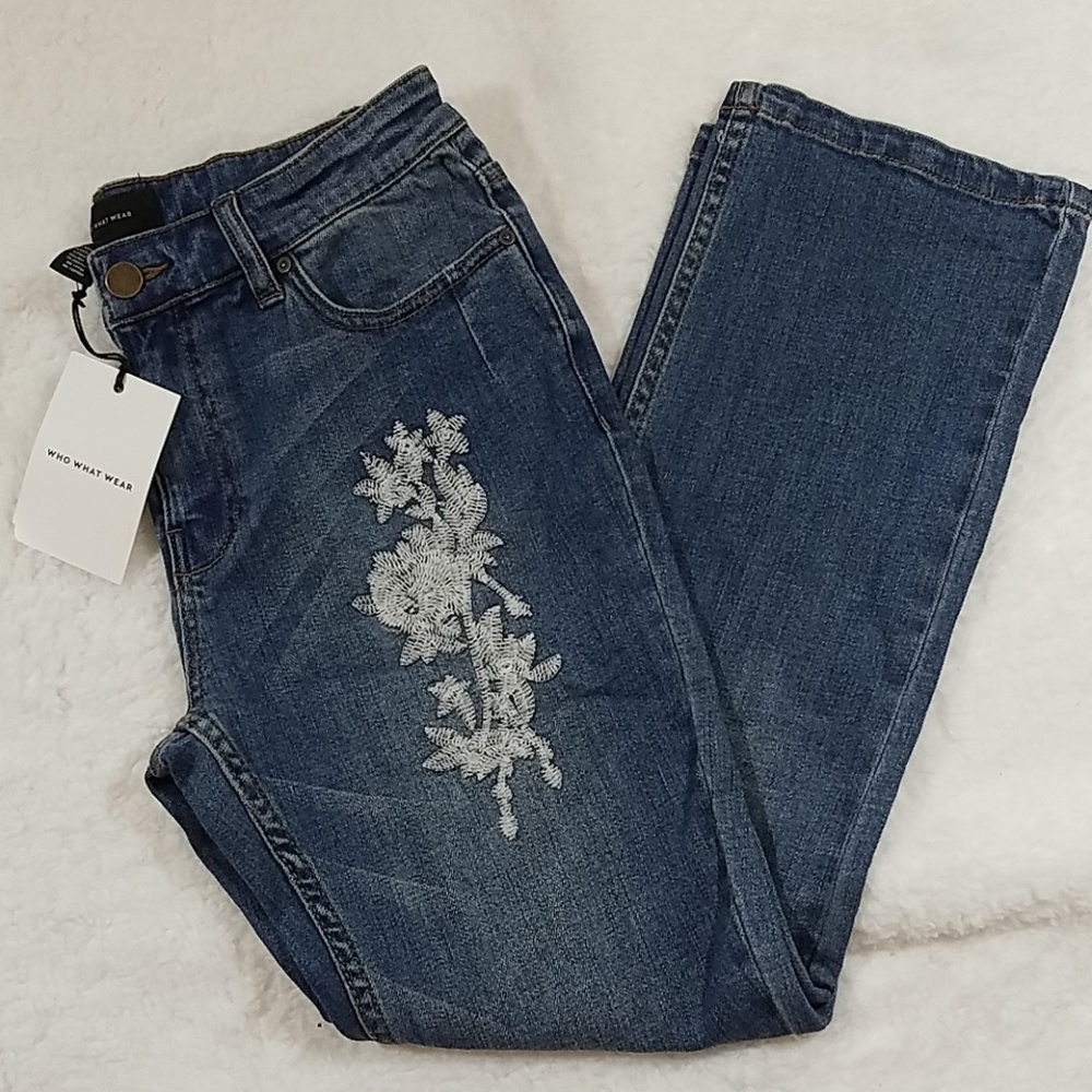 Who What Wear Crop Highrise Embroidered Size 4